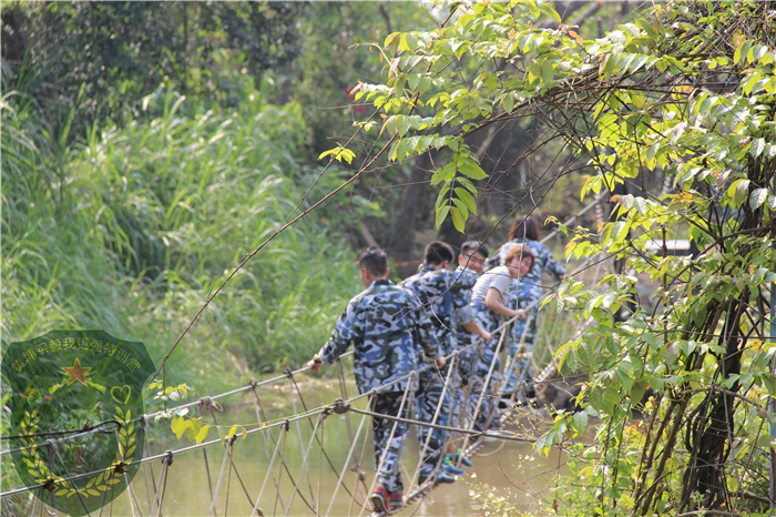 跨越速运佛山南海分公司27人在广州拓展培训